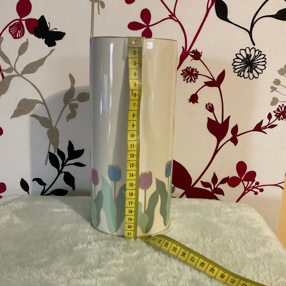 Ceramic Vase $20 - Picture 11 of 13